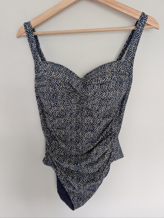 bond-eye Other - Bond Eye Australia Size 8 One Piece Swimsuit Navy Gold Patterned Ruched Stomach